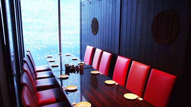 プライベート個室×炙りにく寿司食べ放題 灯 名駅店