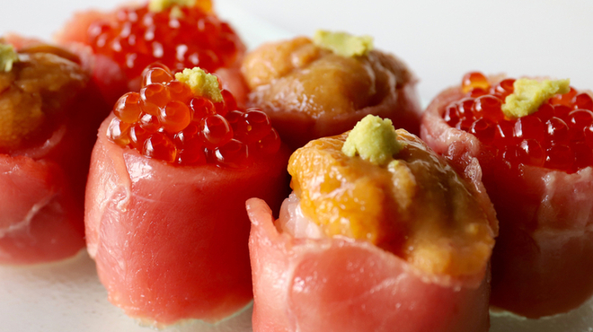 うにと牡蠣と日本酒と 鮨遊成