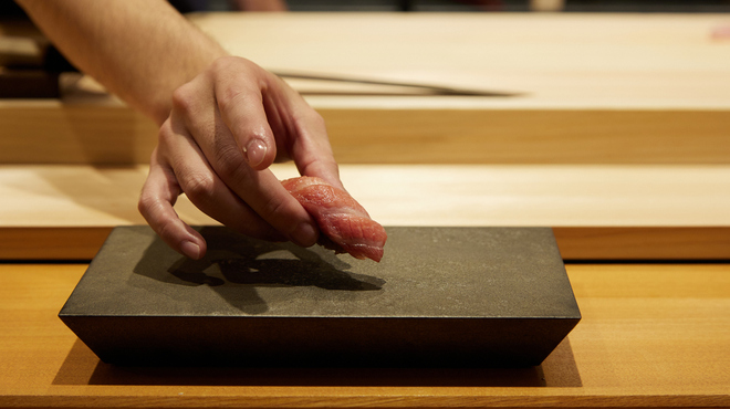 北新地 鮨 千功堂