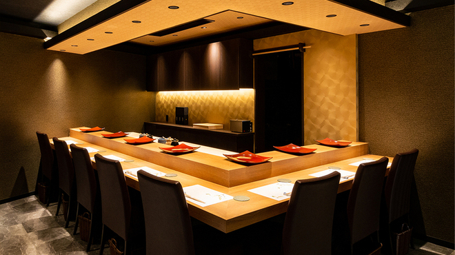 名駅 鮨 よこ田