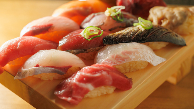 駅西 鮨食人 五と二