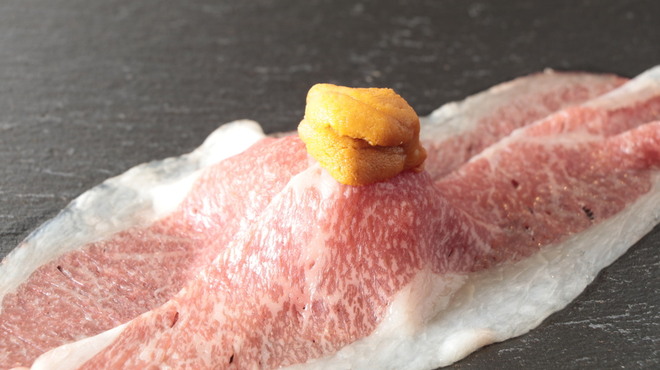 鮨・肉・酒 うおしん酒場