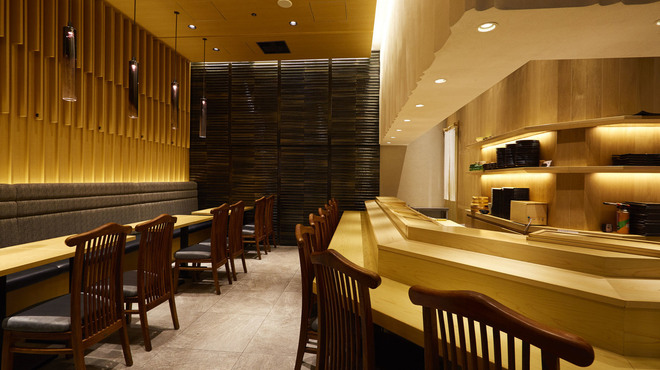 SUSHI TOKYO TEN、 新宿ニュウマン店