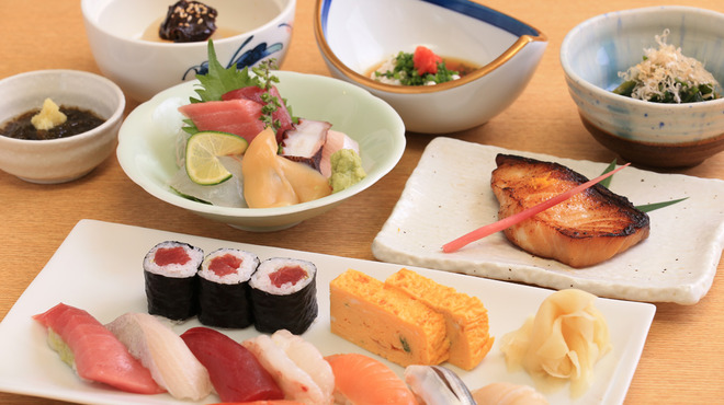 つきじ鈴富 すし富