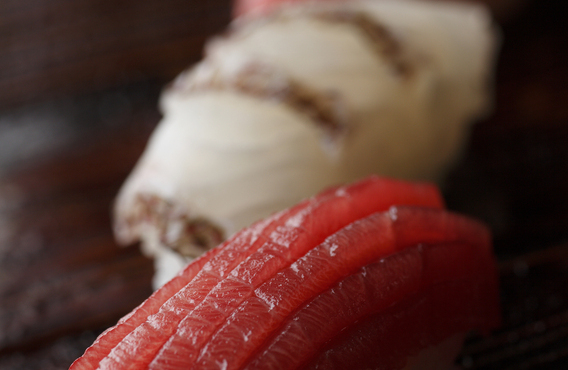 鮨　銀座　鰤門