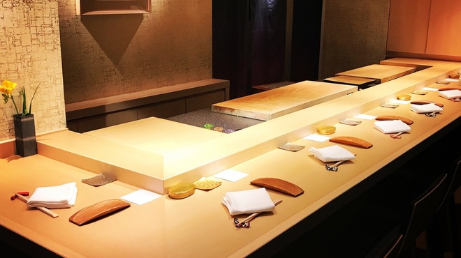 鮓職人 秦野よしき